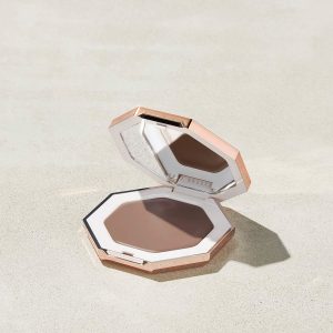 Cheeks Out Freestyle Cream Bronzer ?? Amber