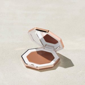 Cheeks Out Freestyle Cream Bronzer ?? Macchiato