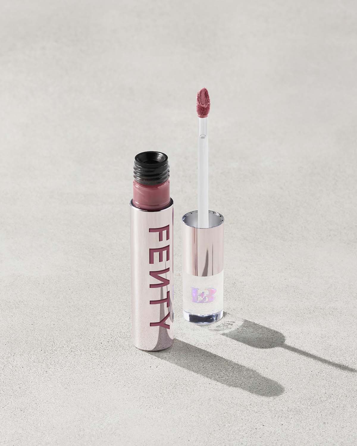 Fenty Icon Velvet Liquid Lipstick ?? RiRi