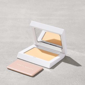 Bright Fix Instant Brightening + Blurring Powder ?? Banana