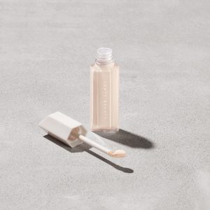 We're Even Hydrating Longwear Concealer ?? 100C