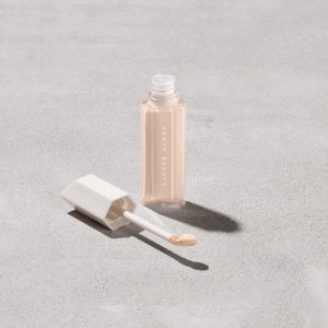 We're Even Hydrating Longwear Concealer ?? 140N