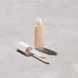We're Even Hydrating Longwear Concealer ?? 160W