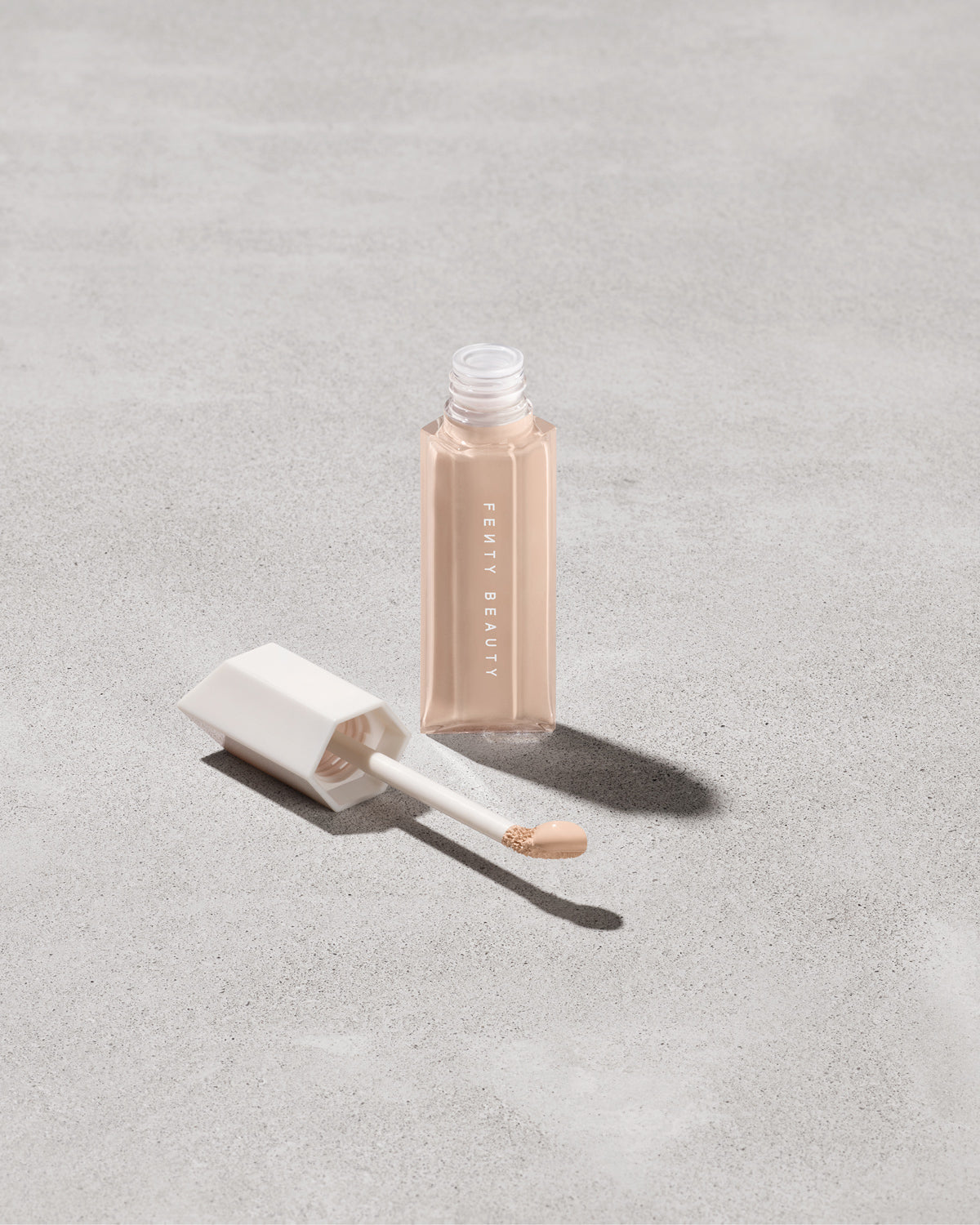 We're Even Hydrating Longwear Concealer ?? 175W