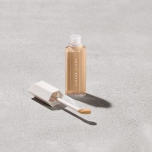 We're Even Hydrating Longwear Concealer ?? 230W