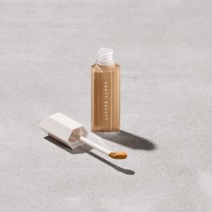 We're Even Hydrating Longwear Concealer ?? 295W