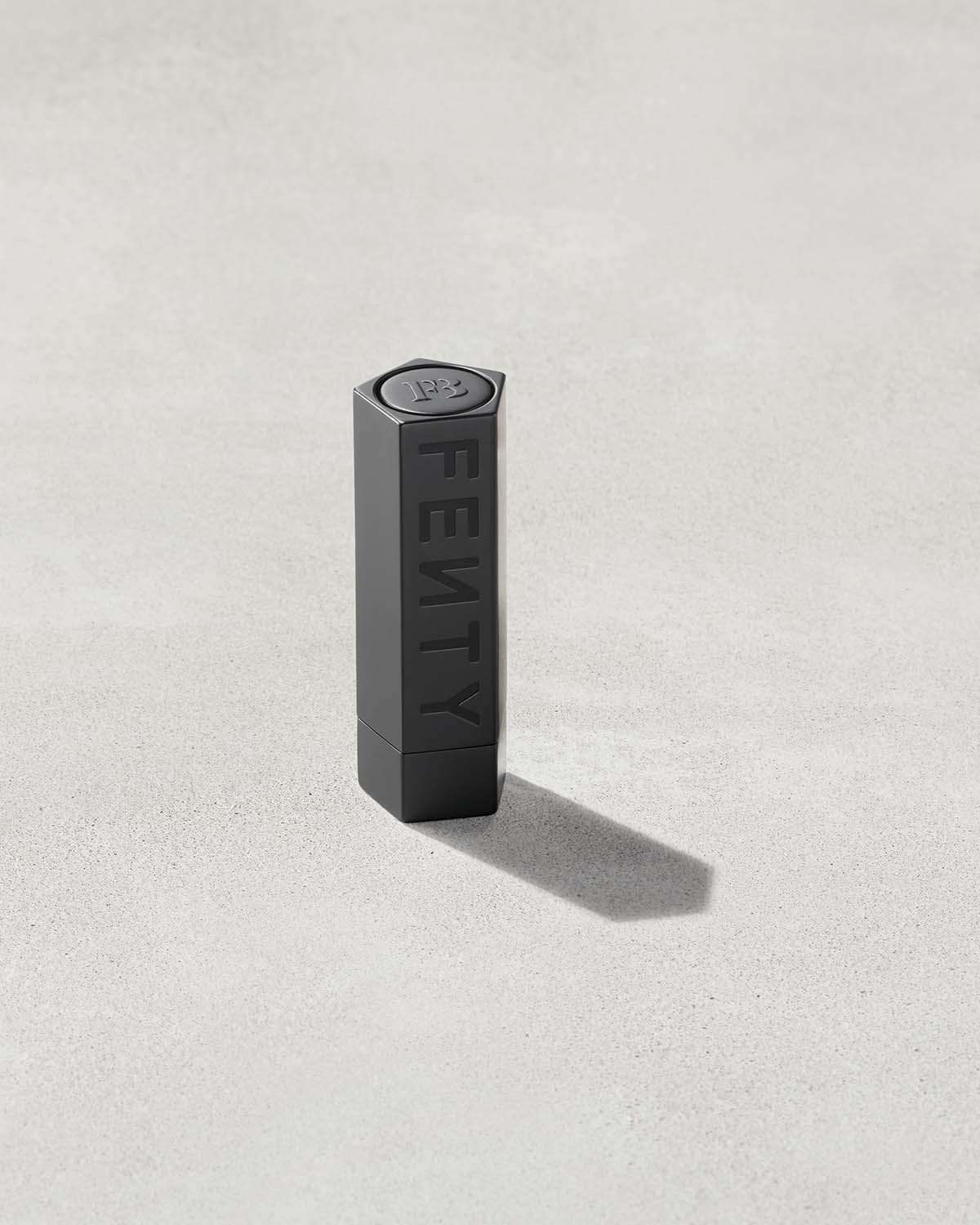 Fenty Icon The Case Semi-Matte Refillable Lipstick ?? Matte Black